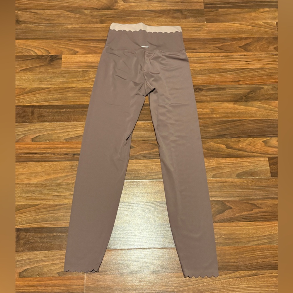 Aerie Chill Play Move Scalloped Leggings